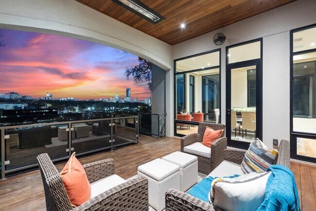 Building Photo - 2409 Pemberton Pl