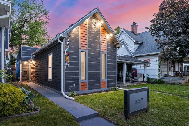 Building Photo - 337 Sanders St