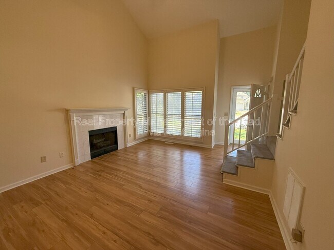 Building Photo - 3802 King Edward Ct