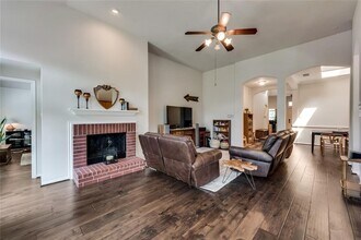 Building Photo - 7018 Paradise Park Bend