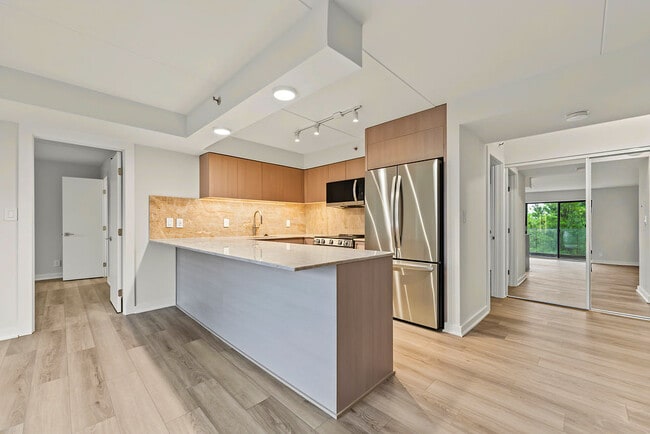 Building Photo - 2460 Peachtree Rd