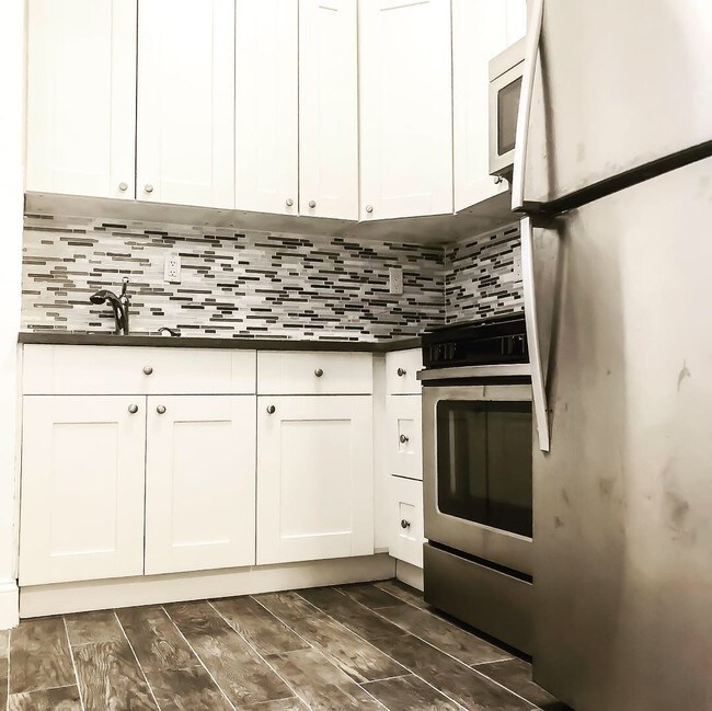 Foto del edificio - 243 W 99th St