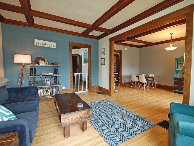 Building Photo - 2633 Garfield Ave