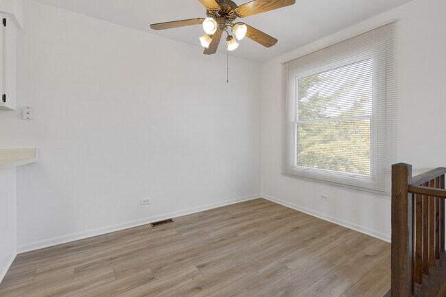 Foto del edificio - 772 Leicester Rd