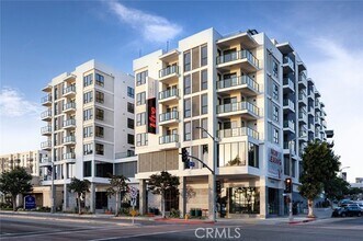 Building Photo - 511 S Harbor Blvd