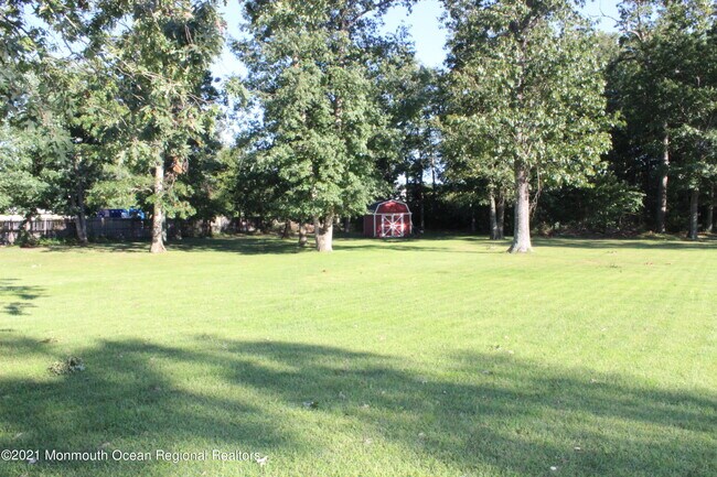 Foto del edificio - 48 Clayton Ave