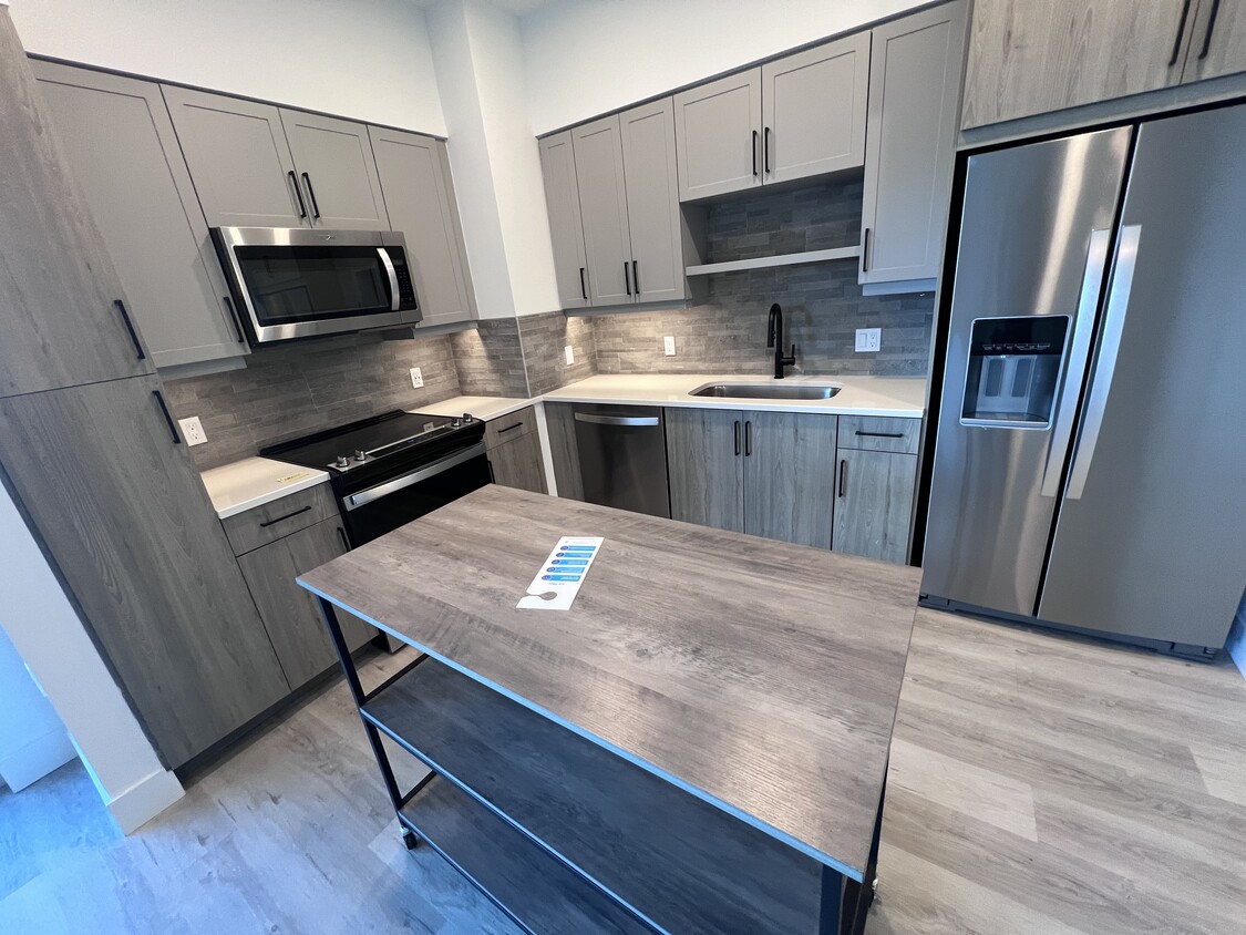 Foto principal - 175 NW 31st St