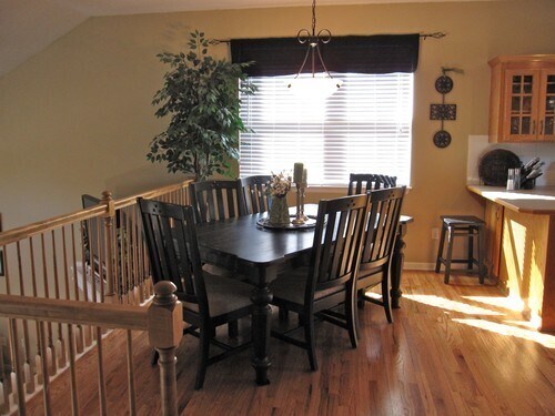 Foto del edificio - {12532} Immaculate Split-Level Home + Fenc...