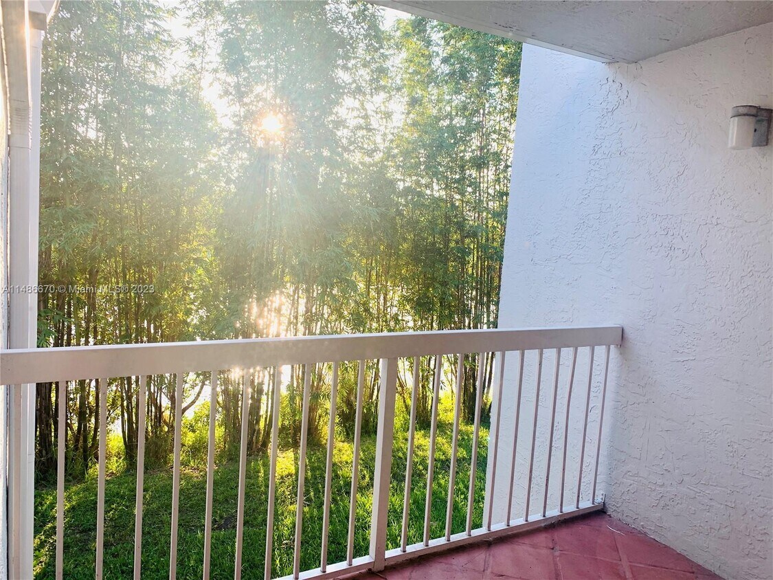 Foto principal - 4654 NW 97th Pl