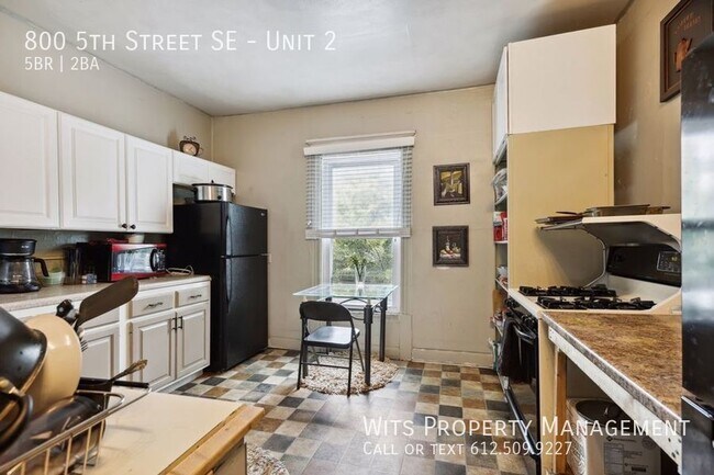 Building Photo - ALL UTILITIES INCLUDED IN ADVERTISED RENT-...