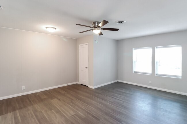 Building Photo - 904 Forrestal Drive