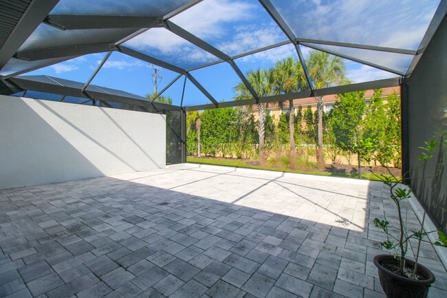 Building Photo - Stunning 3-Bedroom Home for Rent in Abaco Pointe, Naples