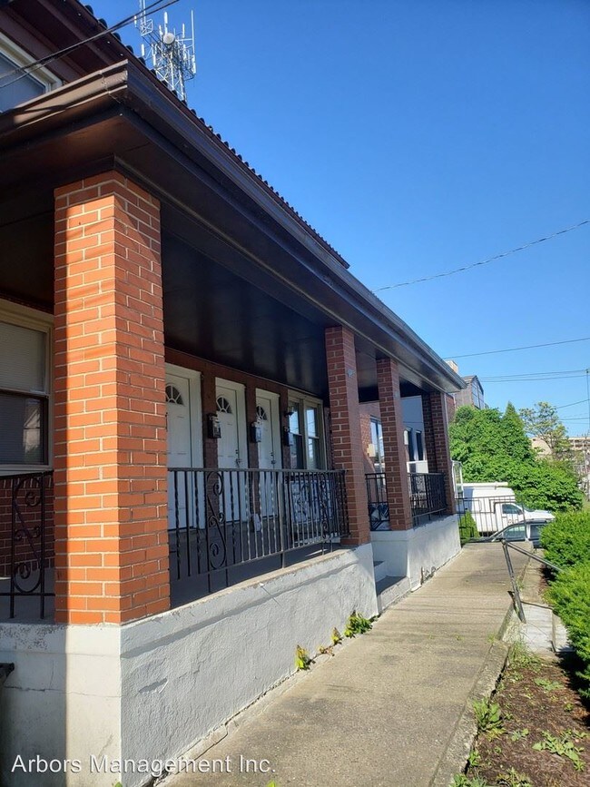 Foto del edificio - 206-208 Bailey Ave