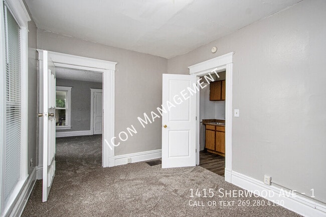 Building Photo - 1415 Sherwood Ave