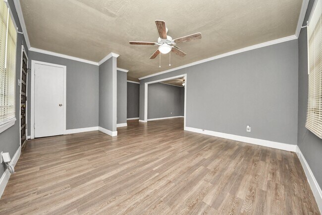 Foto del edificio - 3214 Tuam St