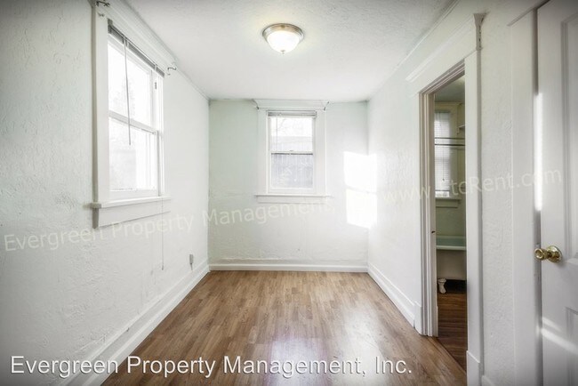 Building Photo - 326-332 W Myrtle St