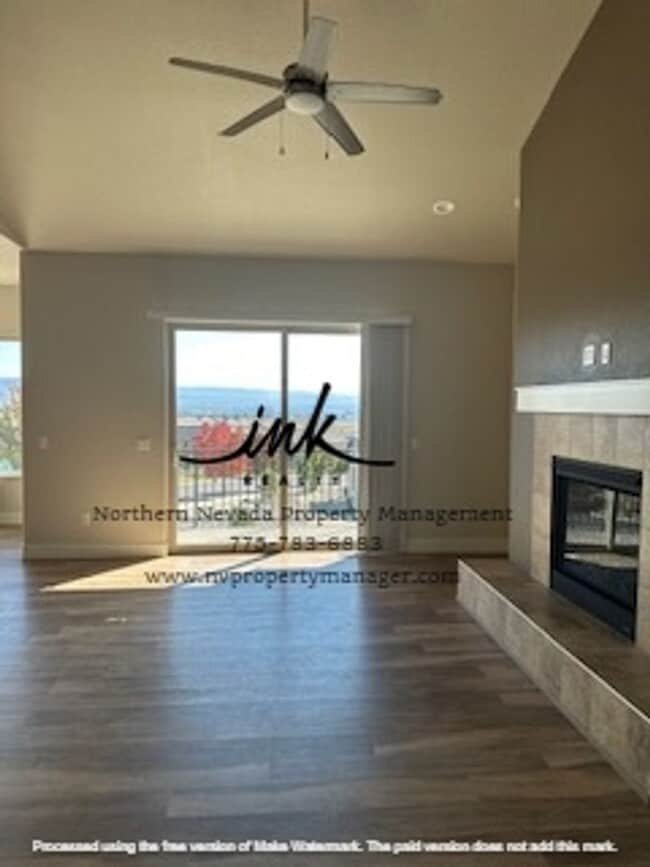 Building Photo - Beautiful Genoa Home