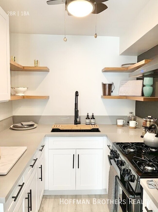 Foto del edificio - 8753 Langdon Ave