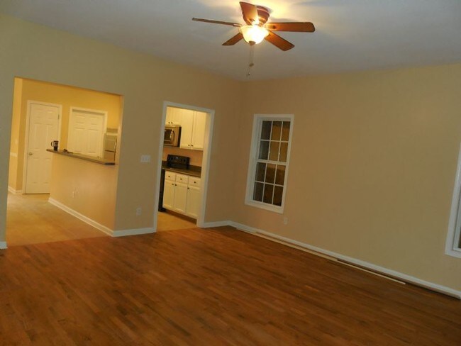 Foto del edificio - 290 Holly Rd NW
