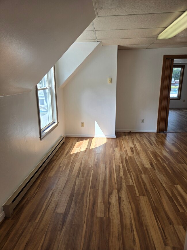 Building Photo - 957 Union Ave