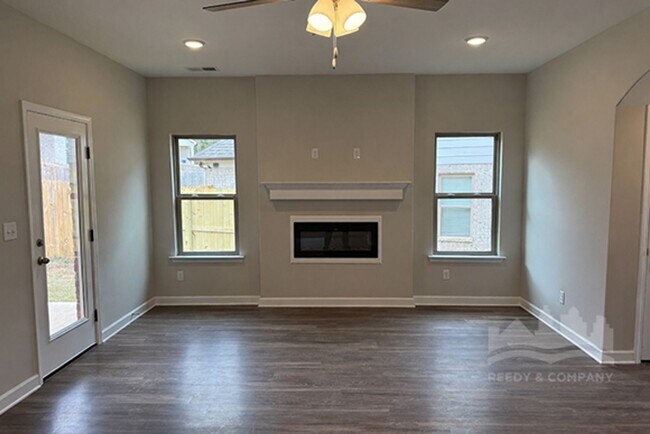 Foto del edificio - New Construction! Welcome to your dream home in the heart of Oakland, TN.