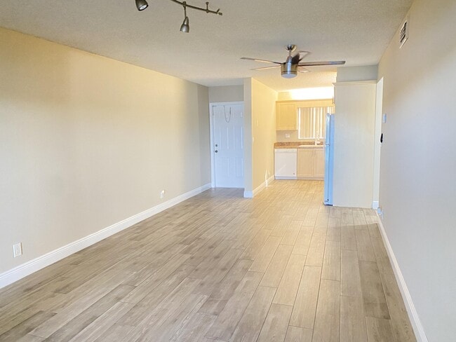 Building Photo - 2900 Olivewood Terrace
