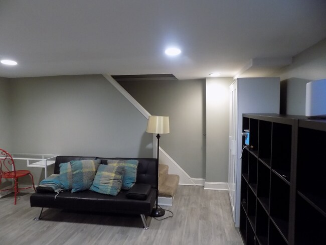 Foto del edificio - 2329 Ashburton St