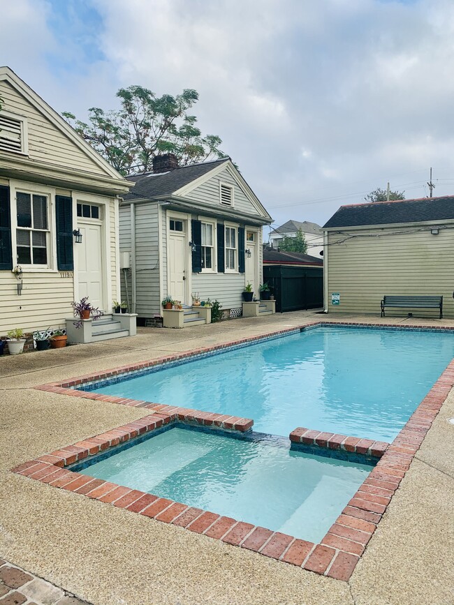 Building Photo - 1107 Bordeaux St