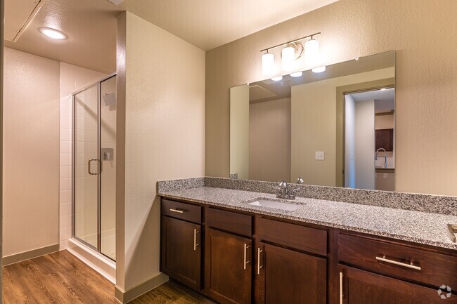 Baño - Alders Rockwall 62+ Active Adult