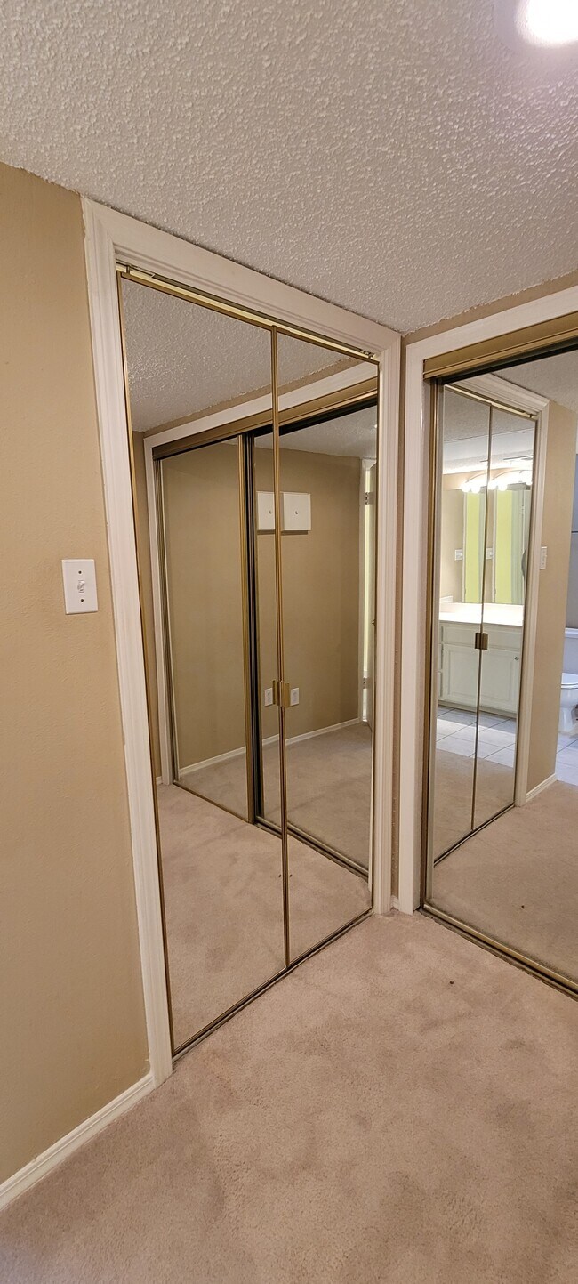 Armario - 643 Cimarron Trl