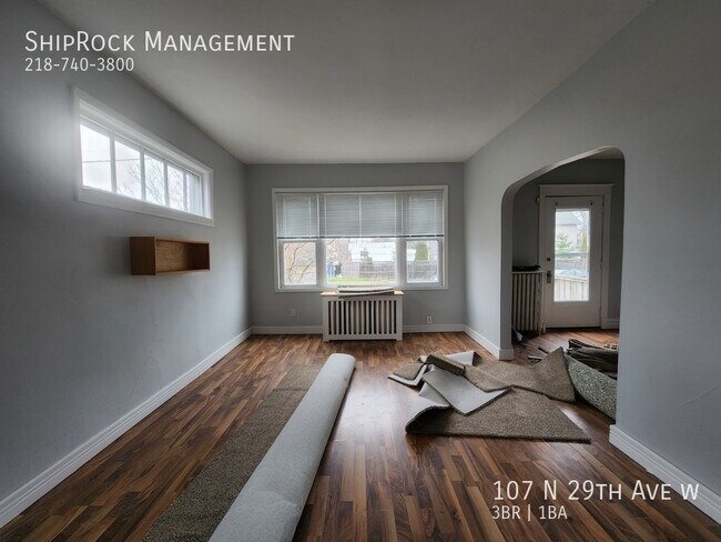Building Photo - 107 N 29th Ave W