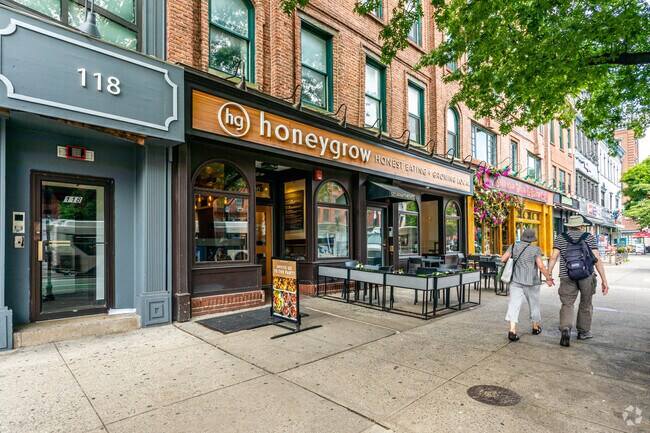 Entrada - 120 Washington St