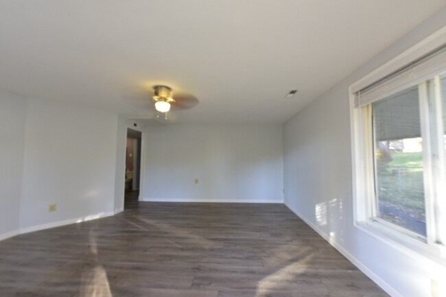 Foto del edificio - 428 Rosslyn Ave