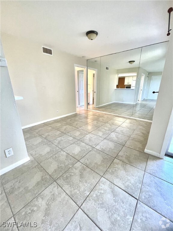 Building Photo - 3645 Boca Ciega Dr