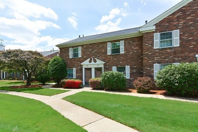 Building Photo - 202 Windsor Dr N
