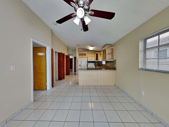 Foto del edificio - 2522 W 72nd St