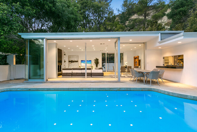 Building Photo - 1444 Benedict Canyon Dr