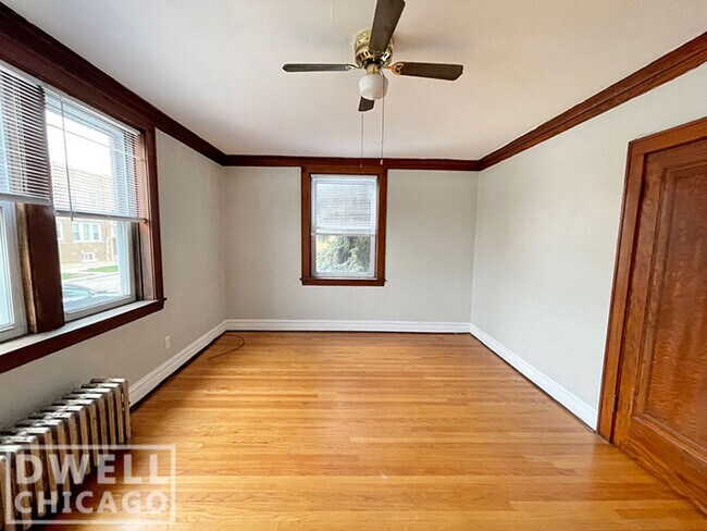 Building Photo - 4551 W Barry Ave