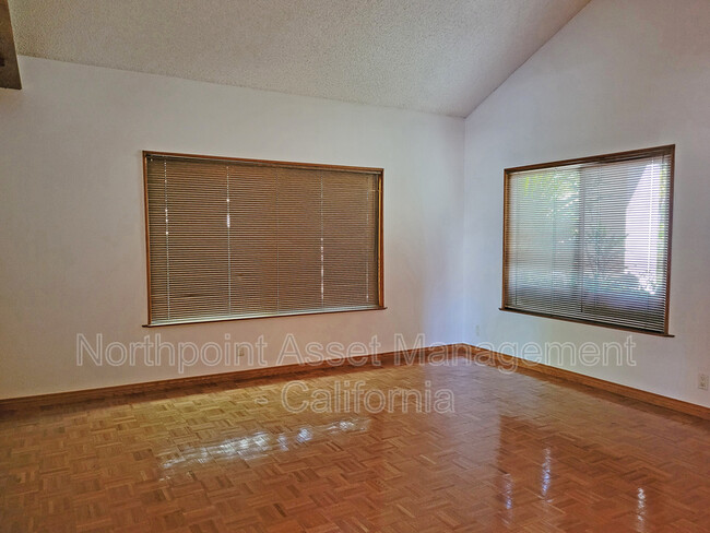 Building Photo - 231 Los Padres Ln