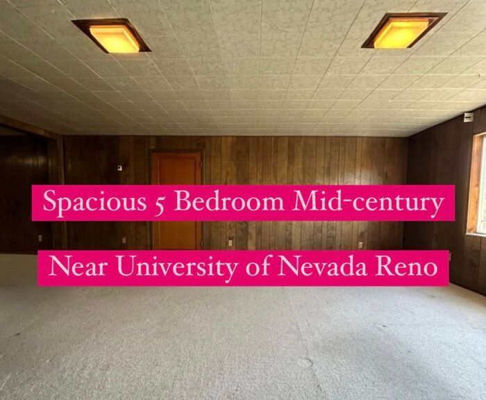Primary Photo - 5 Bed, 2.5 bath GORGEOUS DOWNTOWN VIEWS! 1...