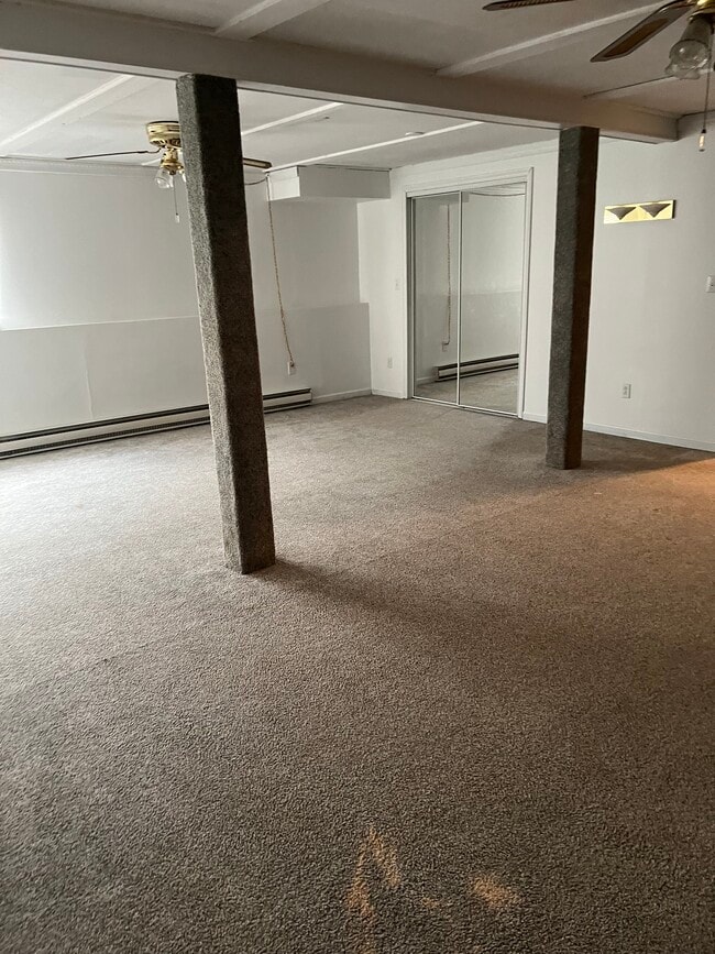 Building Photo - 710 E Larmon St