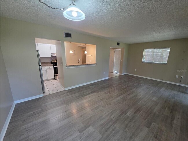 Foto del edificio - 110 Cypress Woods Ct