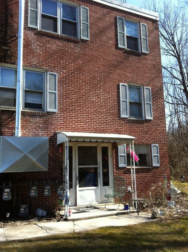 Primary Photo - 88 Ruel Ave