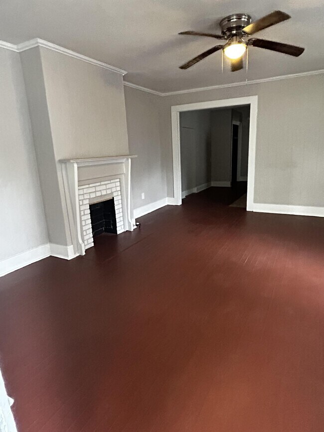 Foto del edificio - 1317 Stroud Ave