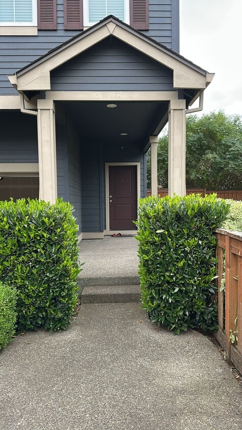 Foto principal - 804 SW Windrose Terrace