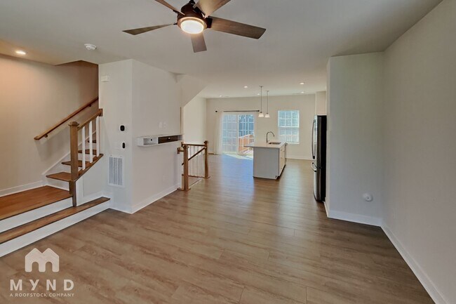 Foto del edificio - 2423 Dr Carver Rd