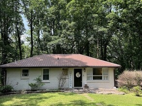 Building Photo - 514 Longview Dr