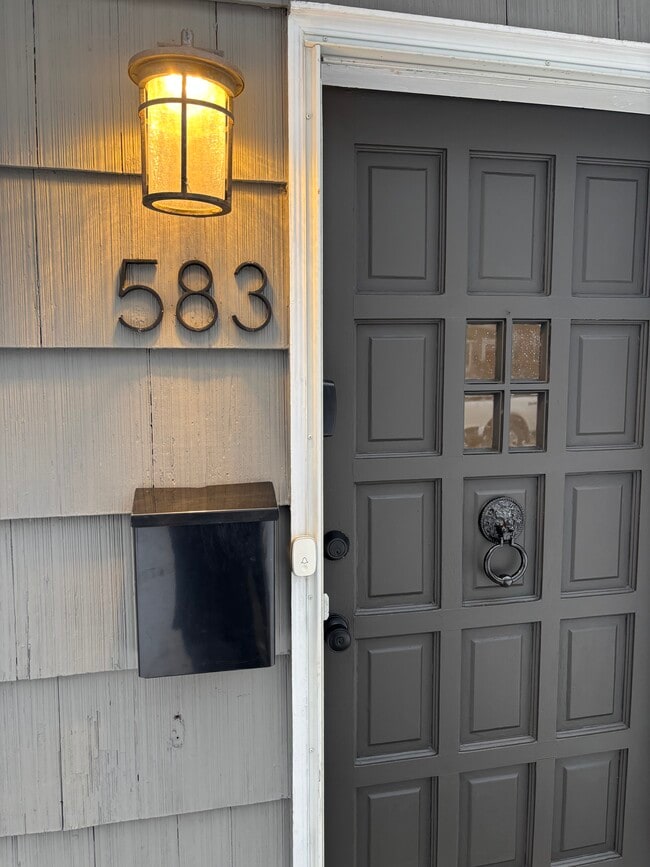 Welcome! - 583 Cromwell Ave