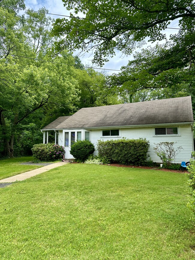 Building Photo - 7229 Pimmit Ct
