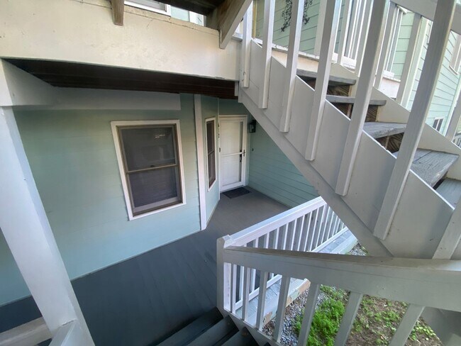 Building Photo - Atlantic Drive Condo